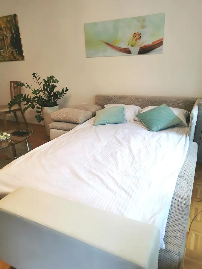 Cozy Apartment Ljubljana With Free Parking And Balcony 0*,
