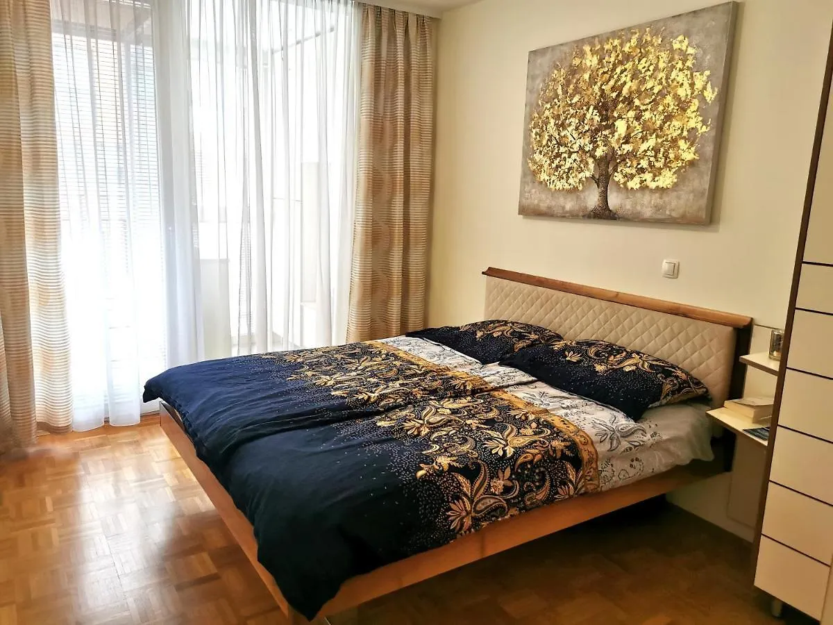 Cozy Apartment Ljubljana With Free Parking And Balcony